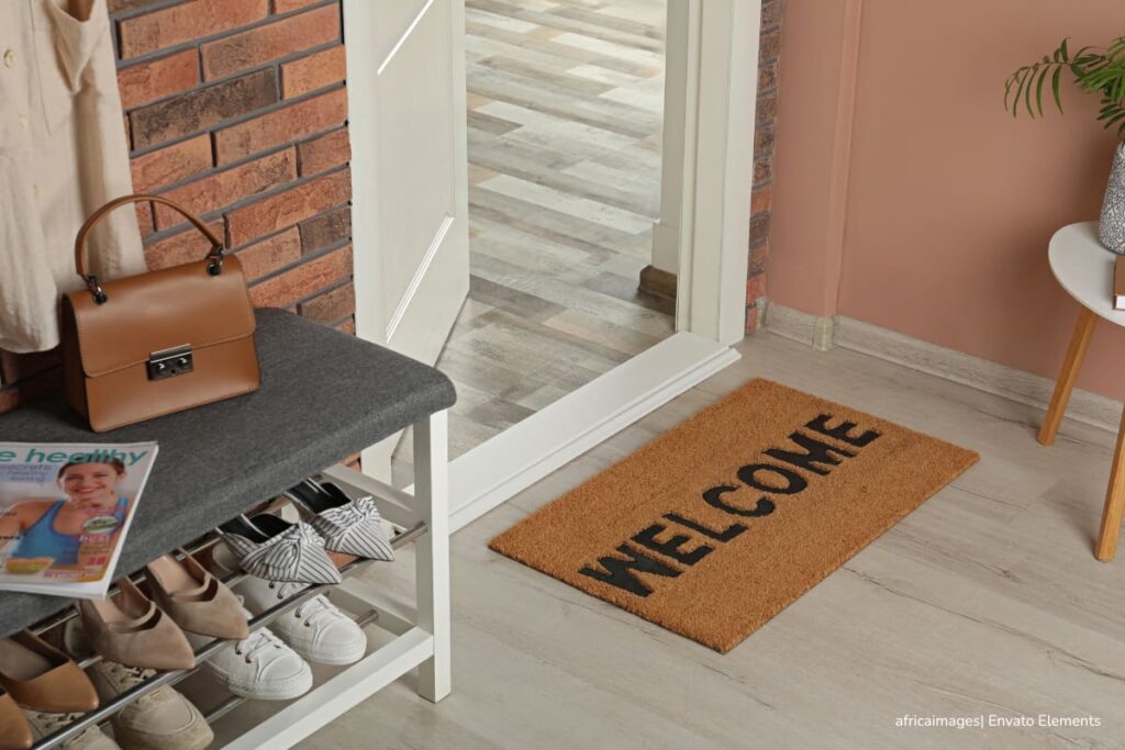 quitarse los zapatos en casa, genkan japonés, personas que dejan sus zapatos en la entrada de la casa, Más Bienestar